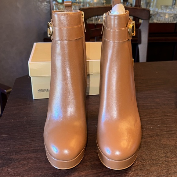 Michael Kors Parker Platform Bootie - Picture 7 of 16